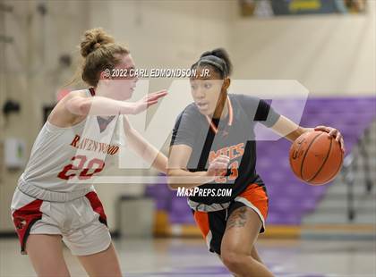 Thumbnail 3 in Middle Tennessee Christian vs. Ravenwood photogallery.