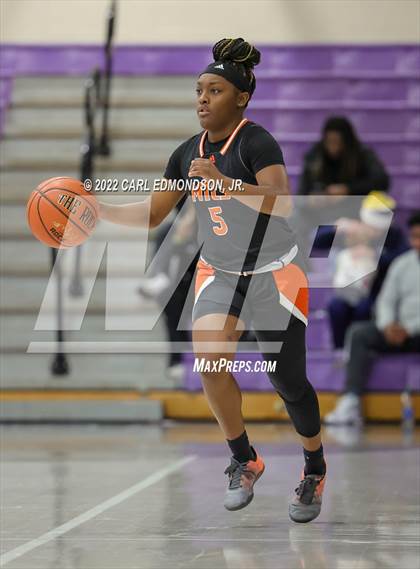 Thumbnail 1 in Middle Tennessee Christian vs. Ravenwood photogallery.