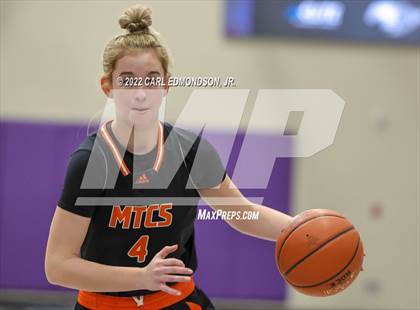 Thumbnail 1 in Middle Tennessee Christian vs. Ravenwood photogallery.