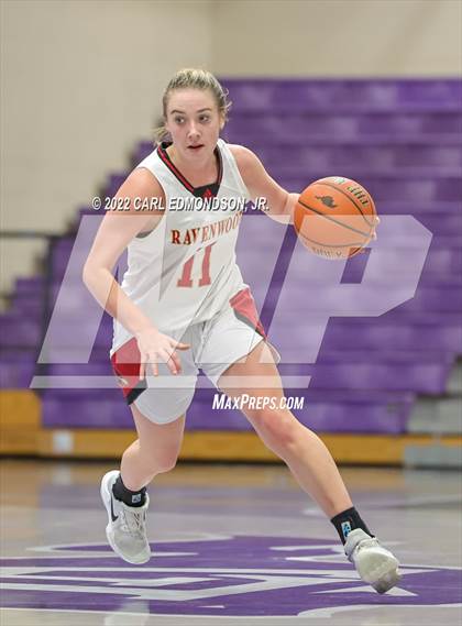 Thumbnail 3 in Middle Tennessee Christian vs. Ravenwood photogallery.