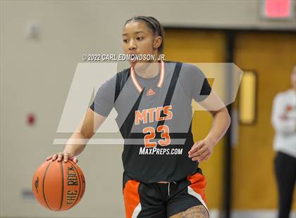 Thumbnail 1 in Middle Tennessee Christian vs. Ravenwood photogallery.