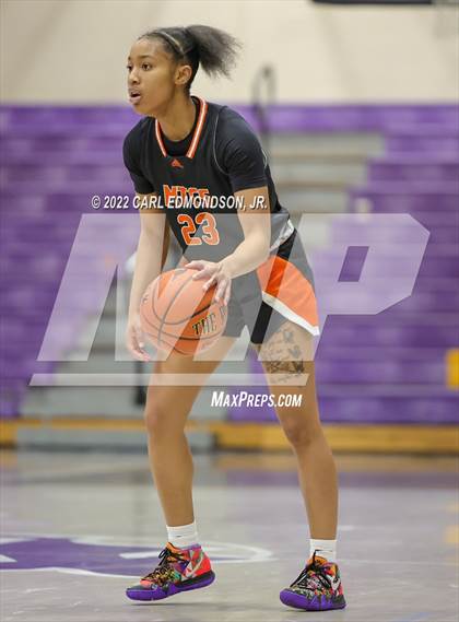 Thumbnail 1 in Middle Tennessee Christian vs. Ravenwood photogallery.