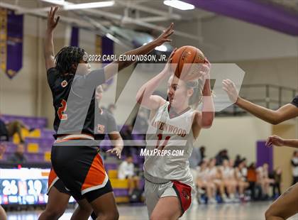 Thumbnail 3 in Middle Tennessee Christian vs. Ravenwood photogallery.