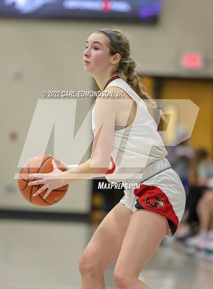 Thumbnail 3 in Middle Tennessee Christian vs. Ravenwood photogallery.