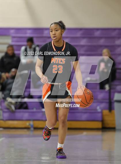 Thumbnail 2 in Middle Tennessee Christian vs. Ravenwood photogallery.