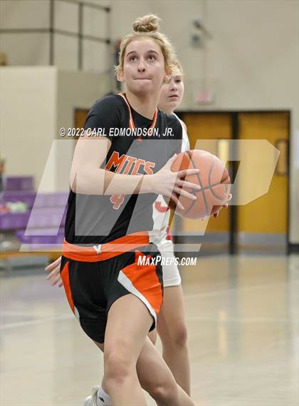 Thumbnail 2 in Middle Tennessee Christian vs. Ravenwood photogallery.