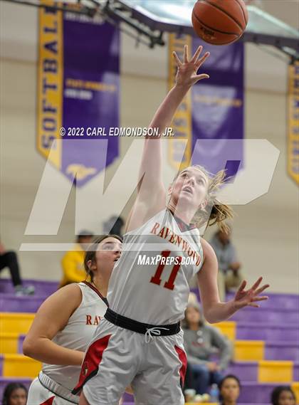 Thumbnail 3 in Middle Tennessee Christian vs. Ravenwood photogallery.