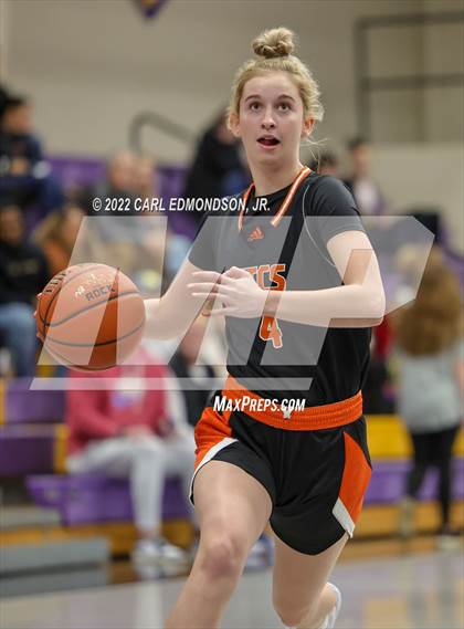 Thumbnail 2 in Middle Tennessee Christian vs. Ravenwood photogallery.