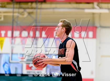 Thumbnail 2 in Horizon vs. Grand Junction photogallery.