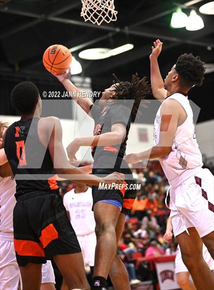Thumbnail 2 in Mojave vs. Cimarron-Memorial (NIAA State 4A Semi Final) photogallery.