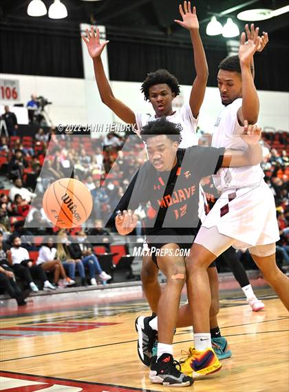 Thumbnail 2 in Mojave vs. Cimarron-Memorial (NIAA State 4A Semi Final) photogallery.