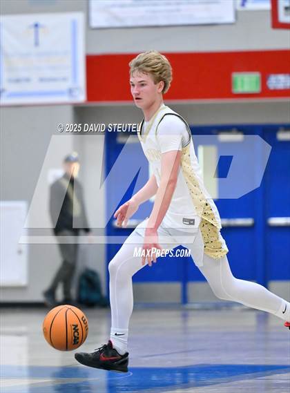 Thumbnail 1 in Edison vs. Rio Americano (Folsom New Year's Challenge) photogallery.