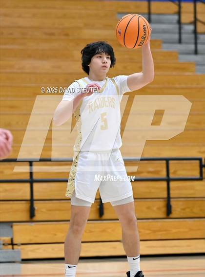 Thumbnail 2 in Edison vs. Rio Americano (Folsom New Year's Challenge) photogallery.