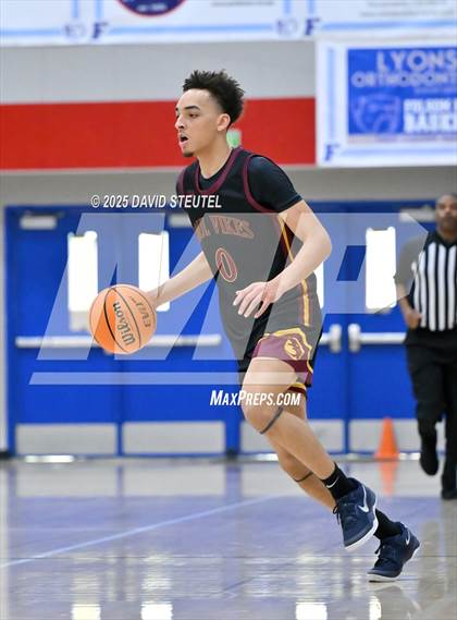 Thumbnail 1 in Edison vs. Rio Americano (Folsom New Year's Challenge) photogallery.