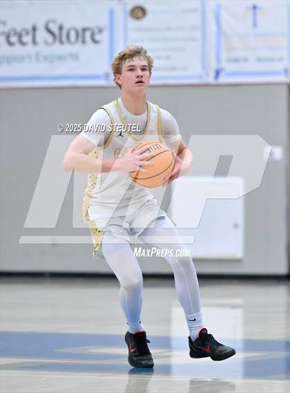 Thumbnail 1 in Edison vs. Rio Americano (Folsom New Year's Challenge) photogallery.