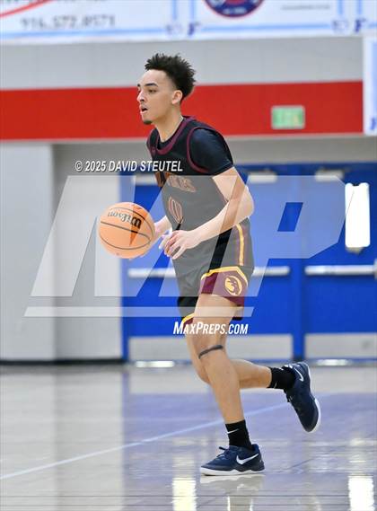 Thumbnail 2 in Edison vs. Rio Americano (Folsom New Year's Challenge) photogallery.