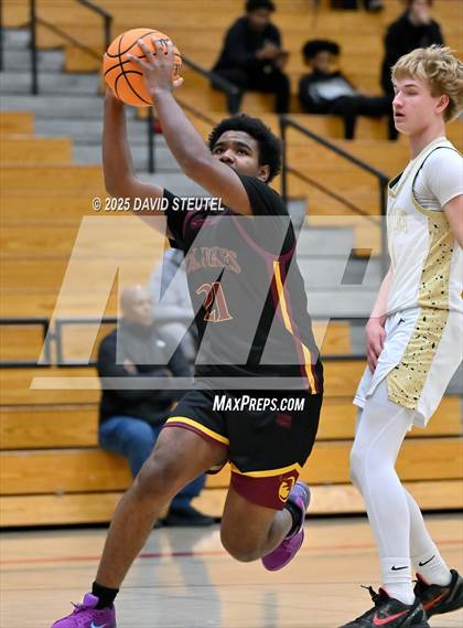 Thumbnail 3 in Edison vs. Rio Americano (Folsom New Year's Challenge) photogallery.