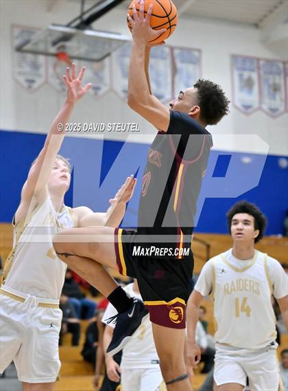 Thumbnail 1 in Edison vs. Rio Americano (Folsom New Year's Challenge) photogallery.