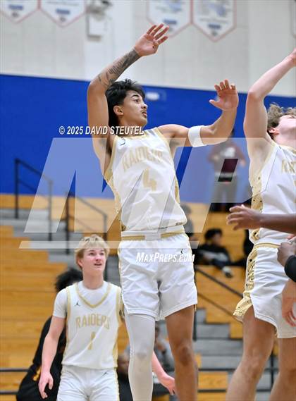 Thumbnail 1 in Edison vs. Rio Americano (Folsom New Year's Challenge) photogallery.