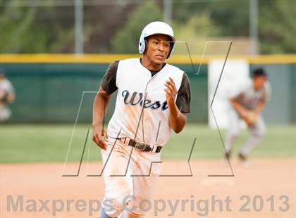 Thumbnail 3 in Pueblo West vs. Mountain View (CHSAA 4A Semifinal) photogallery.