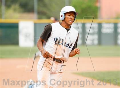 Thumbnail 2 in Pueblo West vs. Mountain View (CHSAA 4A Semifinal) photogallery.