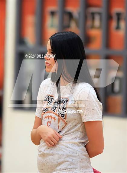 Thumbnail 1 in Grand Saline vs Mineola photogallery.