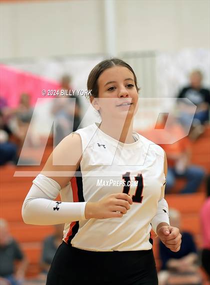 Thumbnail 1 in Grand Saline vs Mineola photogallery.