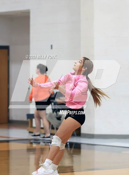 Thumbnail 2 in Grand Saline vs Mineola photogallery.