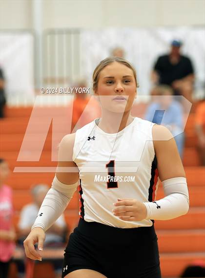Thumbnail 3 in Grand Saline vs Mineola photogallery.