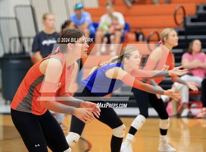 Thumbnail 2 in Grand Saline vs Mineola photogallery.