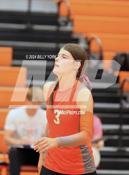 Thumbnail 3 in Grand Saline vs Mineola photogallery.