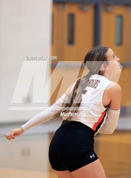 Thumbnail 2 in Grand Saline vs Mineola photogallery.