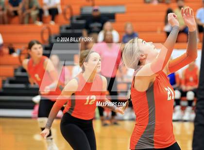 Thumbnail 2 in Grand Saline vs Mineola photogallery.