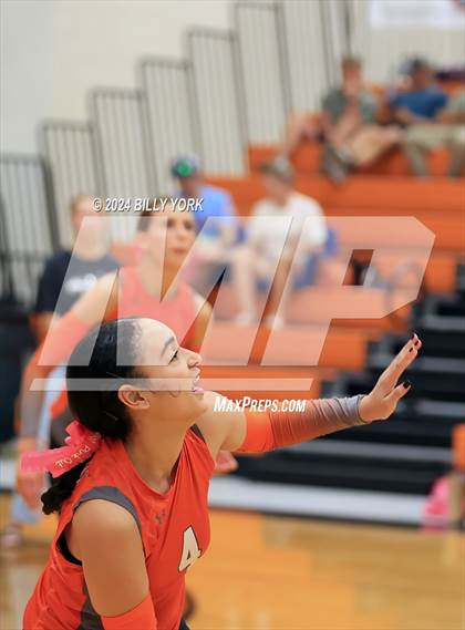 Thumbnail 3 in Grand Saline vs Mineola photogallery.