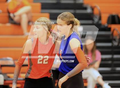 Thumbnail 3 in Grand Saline vs Mineola photogallery.