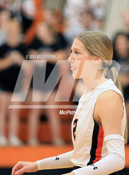 Thumbnail 2 in Grand Saline vs Mineola photogallery.