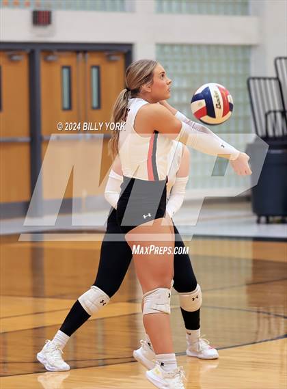 Thumbnail 2 in Grand Saline vs Mineola photogallery.