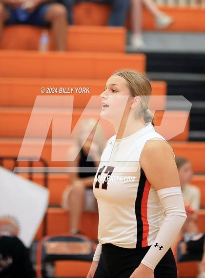 Thumbnail 1 in Grand Saline vs Mineola photogallery.
