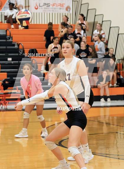 Thumbnail 2 in Grand Saline vs Mineola photogallery.