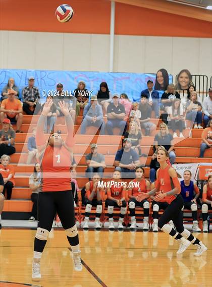 Thumbnail 3 in Grand Saline vs Mineola photogallery.