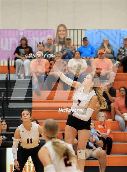 Thumbnail 3 in Grand Saline vs Mineola photogallery.