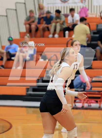 Thumbnail 2 in Grand Saline vs Mineola photogallery.