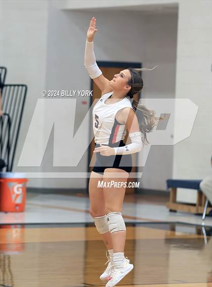Thumbnail 1 in Grand Saline vs Mineola photogallery.