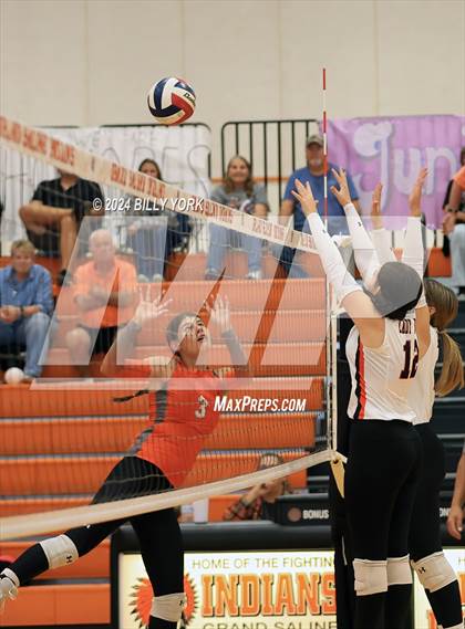 Thumbnail 3 in Grand Saline vs Mineola photogallery.