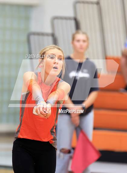 Thumbnail 1 in Grand Saline vs Mineola photogallery.