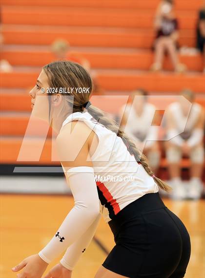 Thumbnail 3 in Grand Saline vs Mineola photogallery.