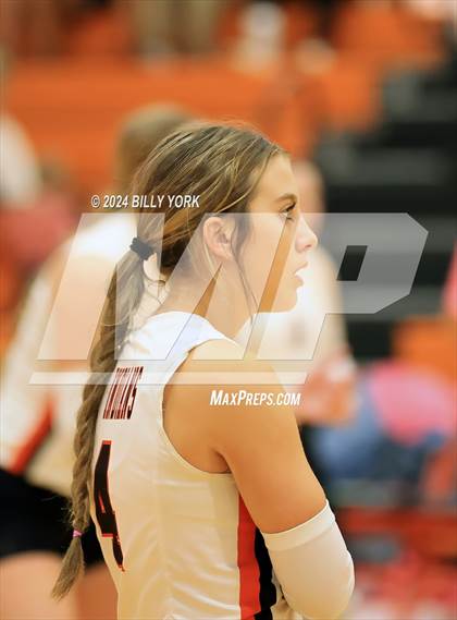 Thumbnail 2 in Grand Saline vs Mineola photogallery.