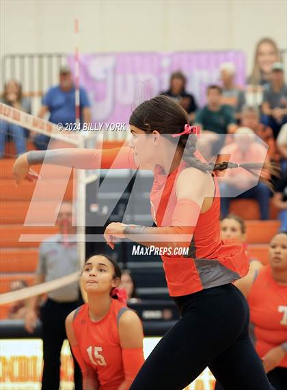 Thumbnail 2 in Grand Saline vs Mineola photogallery.