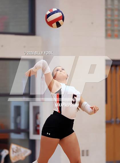 Thumbnail 2 in Grand Saline vs Mineola photogallery.