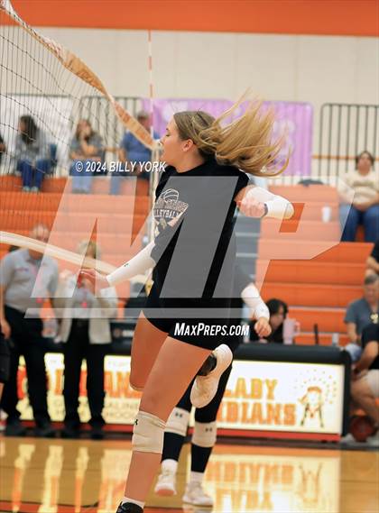 Thumbnail 2 in Grand Saline vs Mineola photogallery.